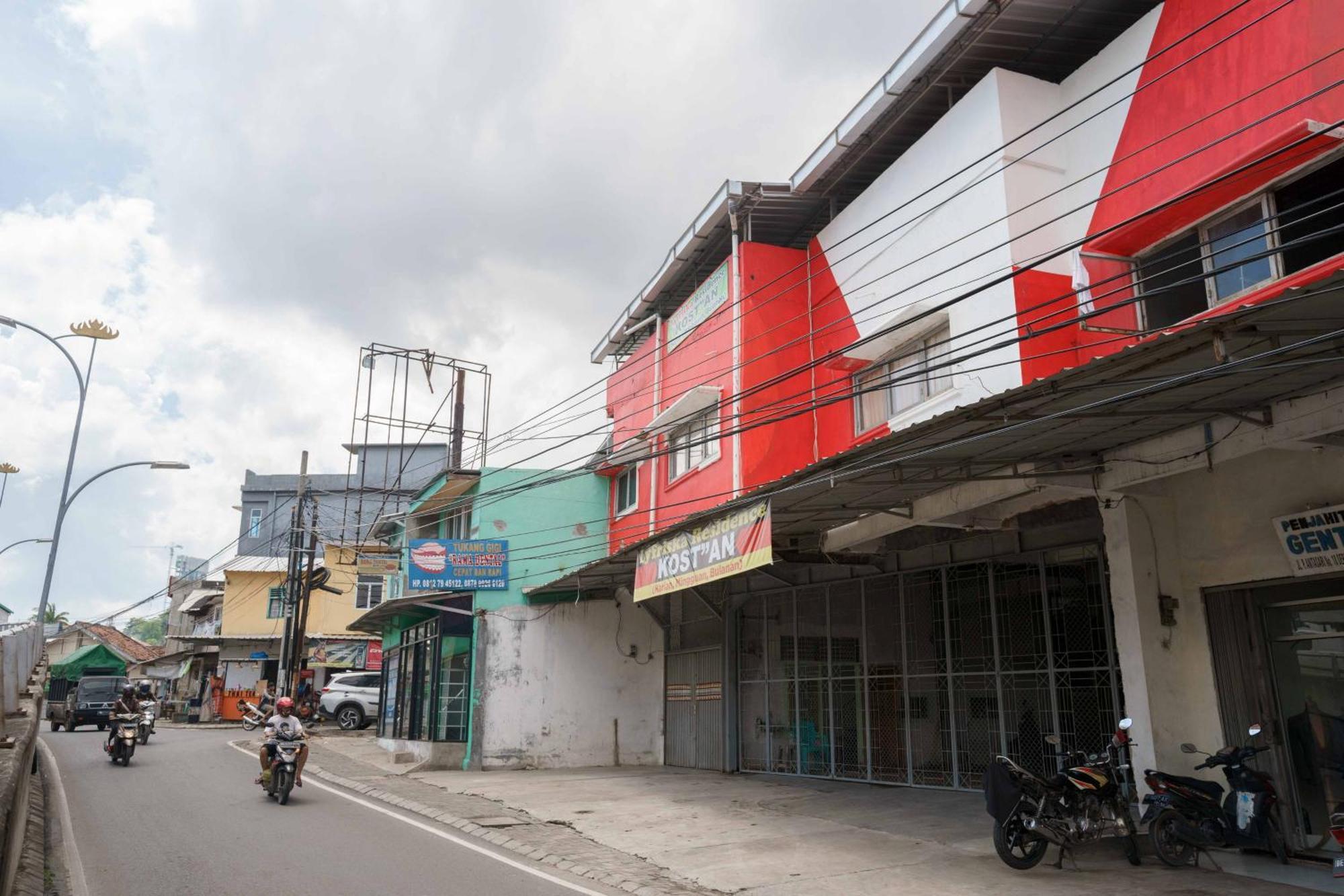 Oyo 1705 Lyfriska Syariah Hotel